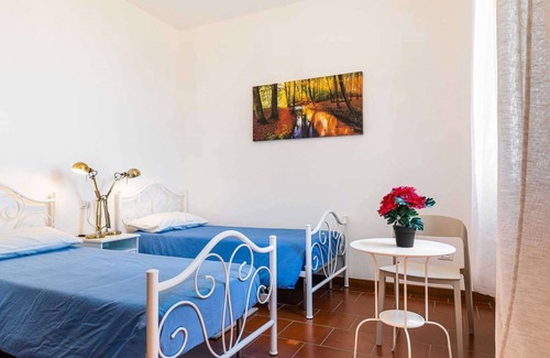 Torre Pallavicina House | Palazzo Barbò (historical medieval palace) relax outdoors, great for vacation or work
