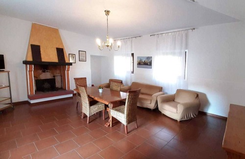 Torre Pallavicina House | Palazzo Barbò (historical medieval palace) relax outdoors, great for vacation or work