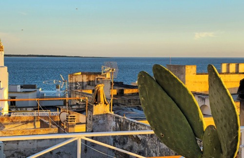 Gallipoli Historic Center House | Palazzo Dolce Vita - Sea view terrace,free parking,pets allowed, family&friends.