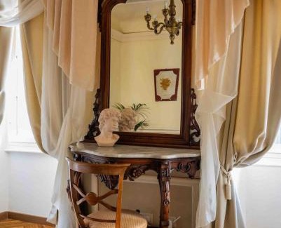 Sarzana House | Palazzo Lari Sarzana