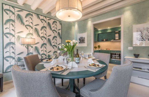 Dorsoduro Villa | Palazzo Navaro - Three Bedroom Villa, Sleeps 6
