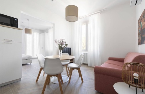 San Donato-San Vitale Apartment | Palazzo Pedretti 102, Brand New Apt Close To Centre By Halldis