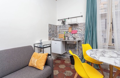 Rione IX Pigna Apartment | Palazzo Sant'Elena - by OpenRoma