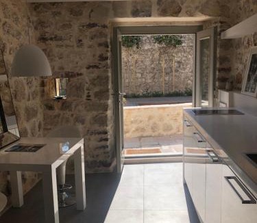 Kotor Bed & Breakfast | Palazzo Sbutega