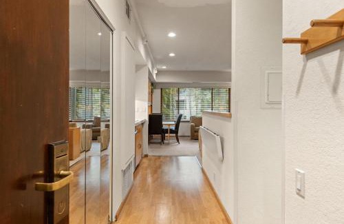 Olympic Valley Apartment | Palisades Tahoe Lodge Rentals Studio #228