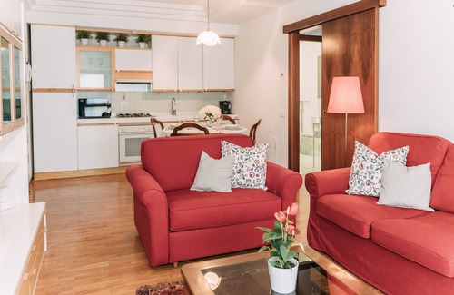 Vicenza Apartment | Palladio Apartment - River View with Garage