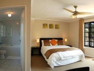 Pollok Beach House | Palm Beach Guesthouse
