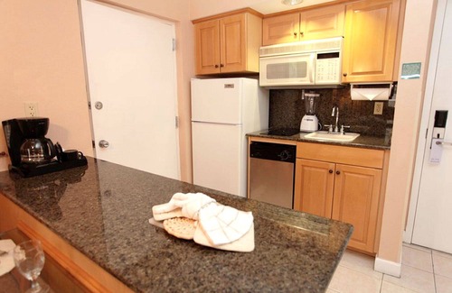Palm Beach Shores Condo | Palm Beach Shores Resort-Beachfront Location-1-Bedroom Condo