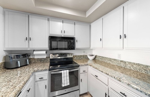 Indian Wells Condo | Palm Desert CA Condo near BNP Paribas spacious 2 bedroom 2 bathroom w/King Bed