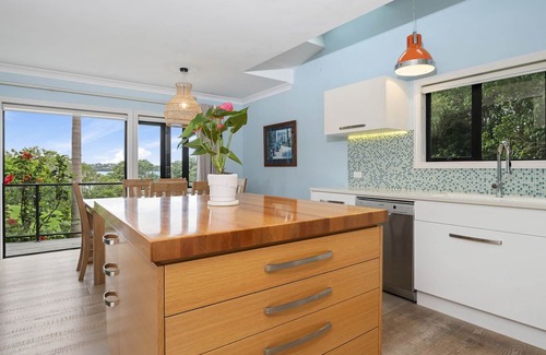 Stanmore Bay House | Palm Gardens - Stanmore Bay Holiday Home