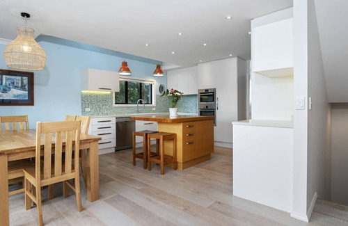 Stanmore Bay House | Palm Gardens - Stanmore Bay Holiday Home