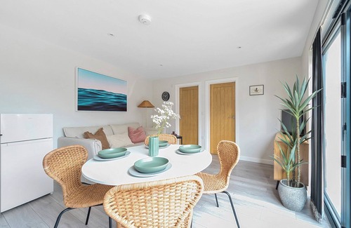 Newquay City Centre Cottage | PALM HOUSE, pet friendly, country holiday cottage in Newquay