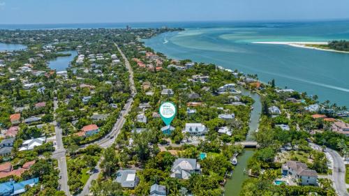Bay Isle House | Palm Paradise - Pet Friendly Home on Siesta Key w/Large Heated Private Pool & Outdoor Area!