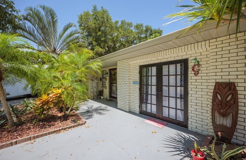 Harbor Point House | Palm Retreat