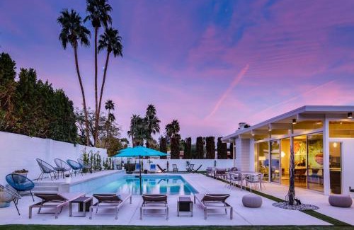 Vista Las Palmas House | Palm Springs Regal Contemporary Permit# 4106