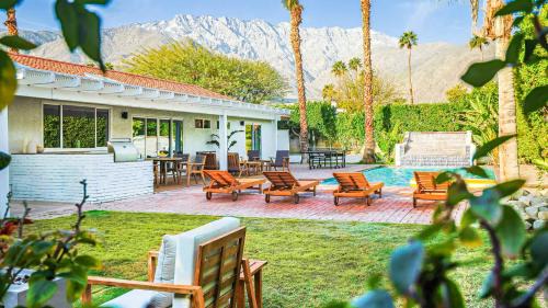 Racquet Club West House | Palm Springs Villa for 12, Pool, Casita, Game Room