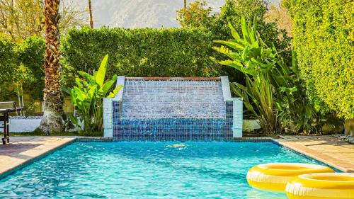 Racquet Club West House | Palm Springs Villa for 12, Pool, Casita, Game Room