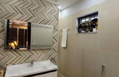 Gulberg Hotel | Palm Tree Hotel & Luxury Suites