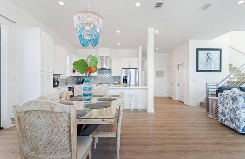 Navarre Beach House | Palm Tree Paradise 🌞🌴 Sleeps 32 w/Gulf Views, Pool, Hot Tub + Event Friendly
