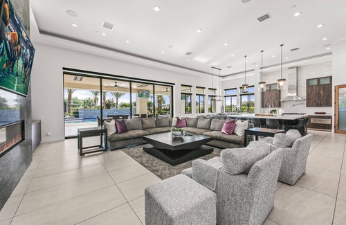 Bermuda Dunes House | Palm Villa- Luxury 8 Bed, Pickleball, Volleyball, Golf