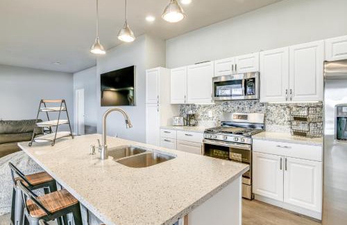 Palmer Apartment | Palmer Apartment with Peaceful Pond and Kayaks!