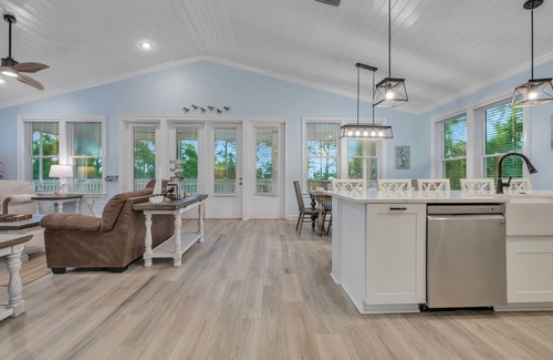 Plantation House | Palms and Pines: 4BR SGI Home- Sleeps 16, Priv. Pool, Hot Tub, Pet Friendly!