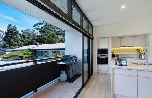 Vincentia House | Palms at Piana. Luxury, resort style Jervis Bay home. Walk to shops cafe & beach