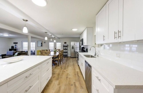 Surfside Beach House | Palms Getaway - 3/2 Surfside Beach, TX - Family Friendly and Pet Welcoming
