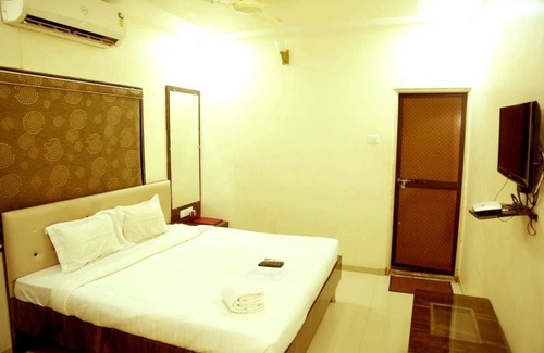 GIDC Hotel | Pan Club Hotel
