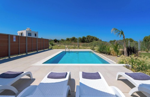 Theologos Villa | Panaxia Villas - Akte