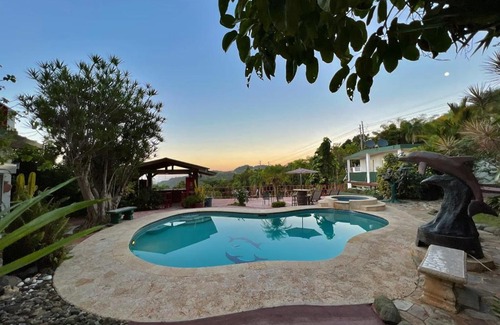 Lomas House | Pancho's Paradise - Rainforest Guesthouse with Pool, Gazebo and View