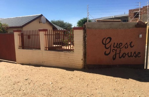 Windhoek House | Pandeinge - Budget Double or Twin Room