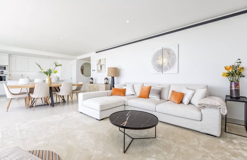 Fuengirola Apartment | Panorama | Apartment with pool in Fuengirola