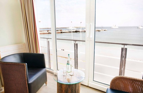 Helgoland House | Panorama double room with lake view - Hotel Rickmers Insulaner