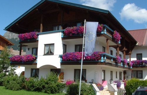 Tannheim Apartment | Panorama No. 12 - Apartment house Wöber