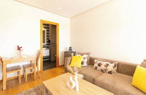 Bourgogne Apartment | Panorama of infinity