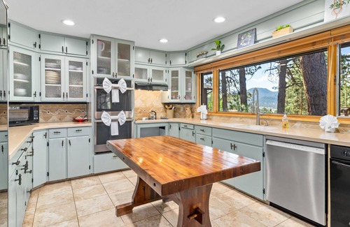 Stanley Hills House | Panorama Vacation Home by Estes Park Homes by RedAwning