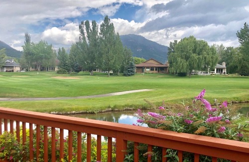 Dalton Ranch House | Panoramic Mountain Views, Stream in the back, on the Golf Course! A/C, Hot Springs!