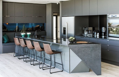 Trawal House | Panoramic Ocean & Mountain views, Luxurious Design 4-bedroom House with pvt Pool