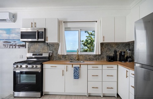 Nassau Apartment | Panoramic Ocean Views