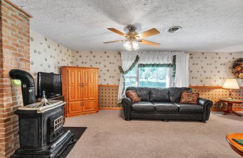 Seneca Rocks House | Panoramic Paradise - Best View of Seneca Rocks cottage