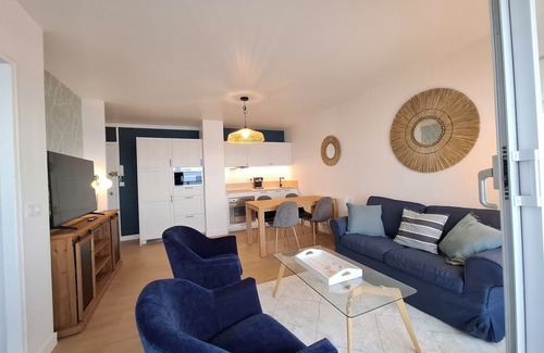 Agon-Coutainville Apartment | PANORAMIC SEA VIEW MAGNIFICENT BRIGHT COMFORTABLE 3* APARTMENT BEAUTIFUL TERRACE