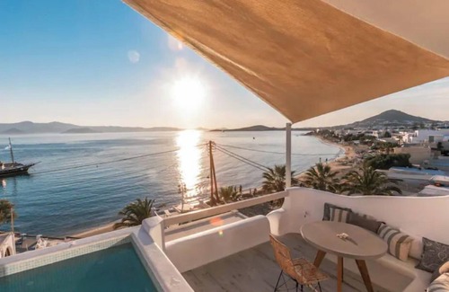 Agia Anna Apartment | Panoramic sea-view roof top studio with hot-tub