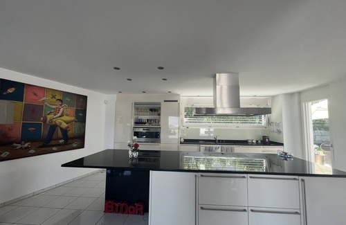 Muttenz House | Panoramic spacious House with Garden & Garage. Sleep 6. Kids welcome. No pets.