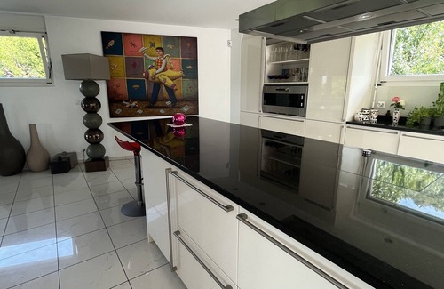 Muttenz House | Panoramic spacious House with Garden & Garage. Sleep 6. Kids welcome. No pets.