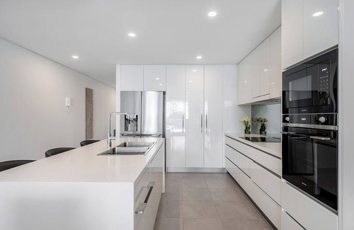 Scarborough Apartment | "Panoramic View Scarborough Beach"