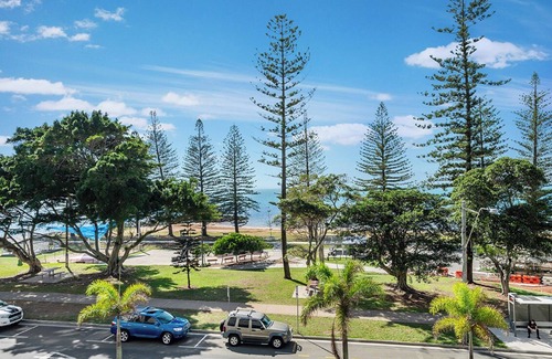 Scarborough Apartment | "Panoramic View Scarborough Beach"
