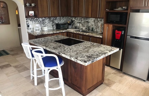 Las Hadas Condo | Panoramic Views - Ambiance - Affordable