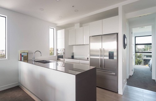 Grafton Apartment | Panoramic views and style