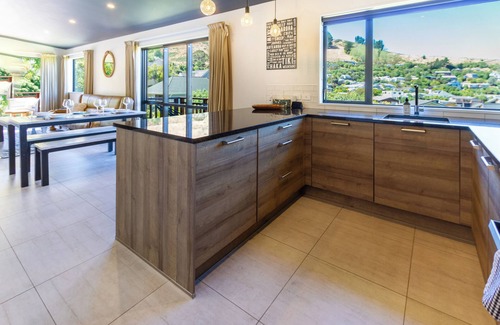 Christchurch District House | Panoramic Views from Spacious New Beach House in Christchurch's Cass Bay